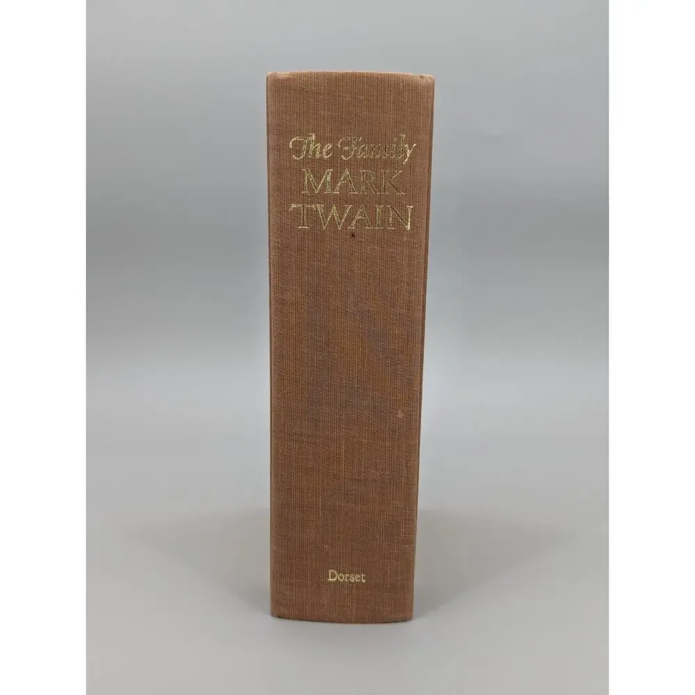 The Family Mark Twain 1988 Fifth Printing Hardback Hardcover Book